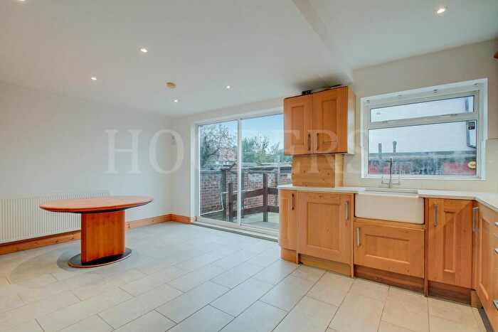 5 Bedroom Terraced House To Rent In Waterloo Road, London, NW2
