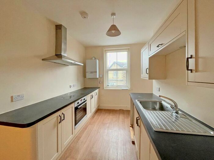 2 Bedroom Flat To Rent In Kings Road, Harrogate, HG1