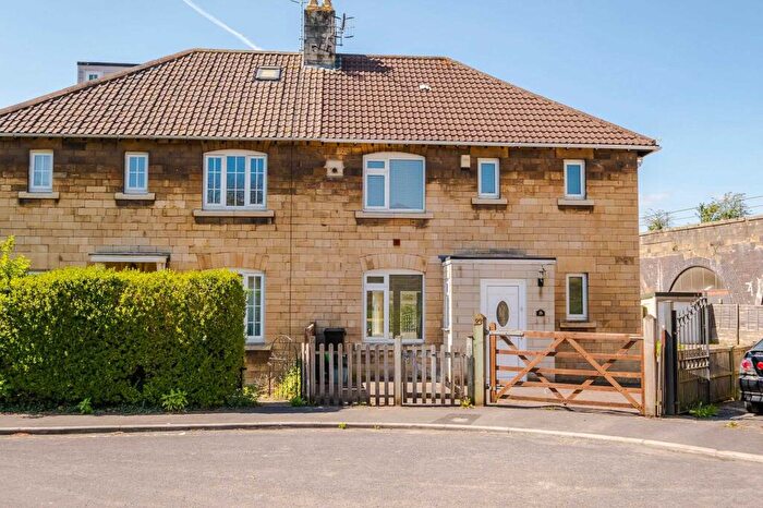 3 Bedroom House To Rent In Broadway, BA2
