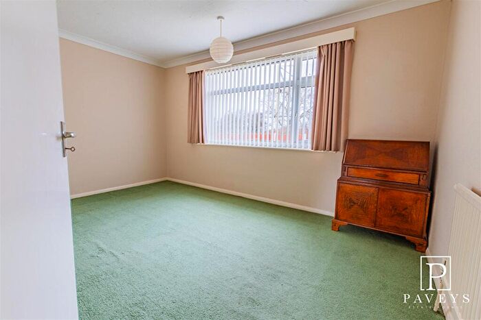 2 Bedroom Semi-Detached Bungalow For Sale In Rainham Way, Frinton-On-Sea, CO13