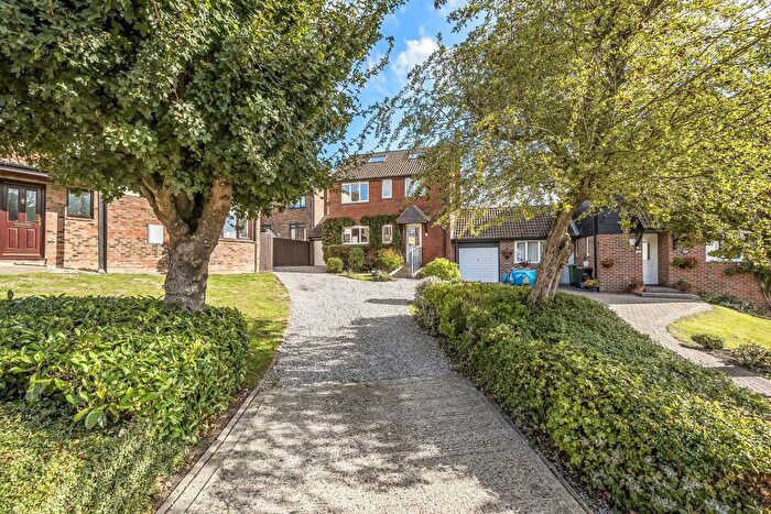 5 Bedroom Link Detached House For Sale In High Mead, Royal Wootton Bassett, SN4