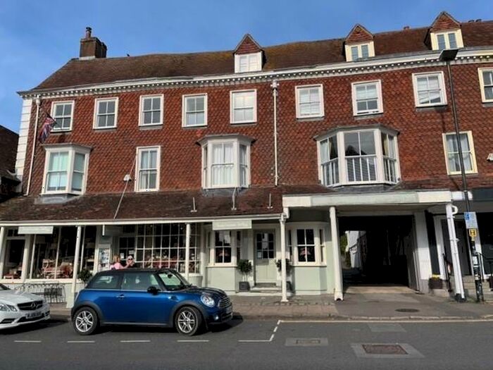 2 Bedroom Flat To Rent In Flat, High Street, SN8