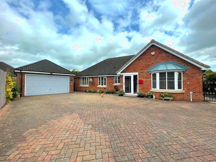 3 Bedroom Detached Bungalow For Sale In East Lane, Sigglesthorne, Hull, HU11