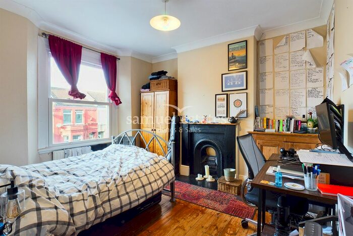 2 Bedroom Maisonette To Rent In Wingford Road, Brixton, SW2
