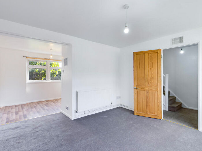 3 Bedroom Semi-Detached House To Rent In Mansfield Road, South Ham, Basingstoke, RG22