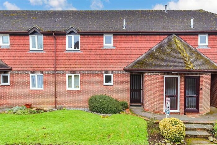 1 Bedroom Maisonette For Sale In Smithers Lane, East Peckham, Tonbridge, Kent, TN12