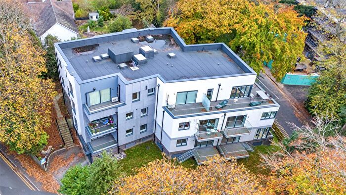 2 Bedroom Flat For Sale In Mount Harry Road, Sevenoaks, Kent, TN13