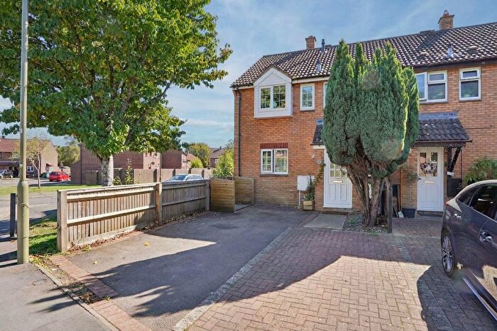 3 Bedroom End Terrace House For Sale In Hendon Place, Bicester, OX26