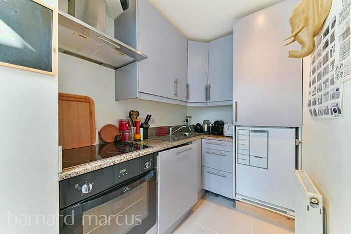 1 Bedroom Flat To Rent In Beehive Place, London, SW9