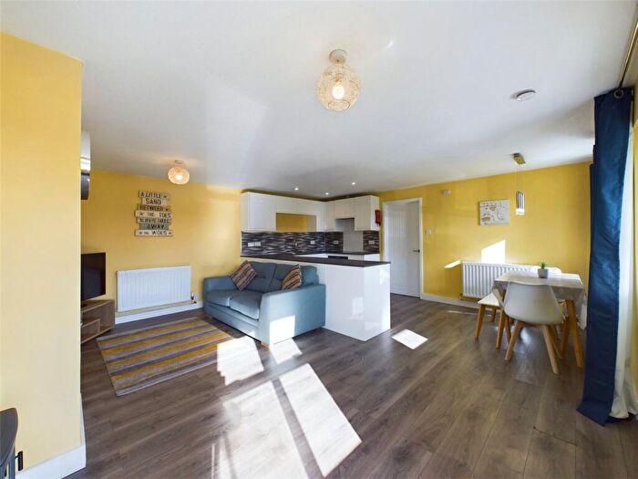 2 Bedroom Bungalow To Rent In Bude, EX23