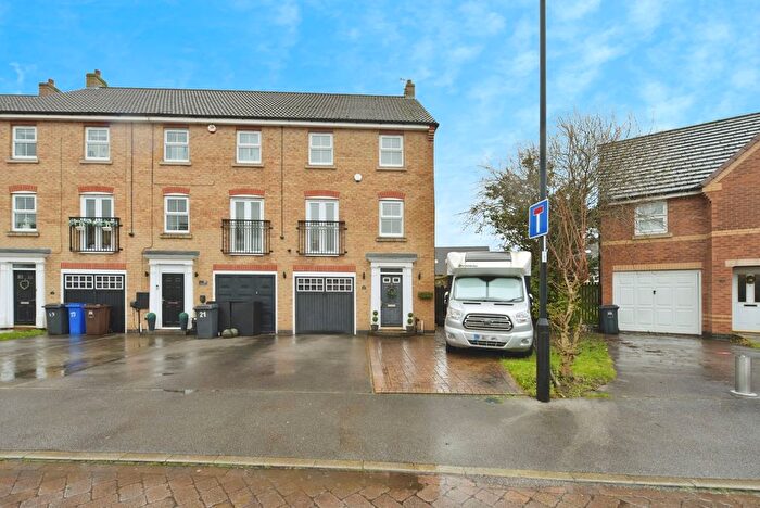 3 Bedroom Town House For Sale In Oxclose Park Way, Halfway, Sheffield, South Yorkshire, S20