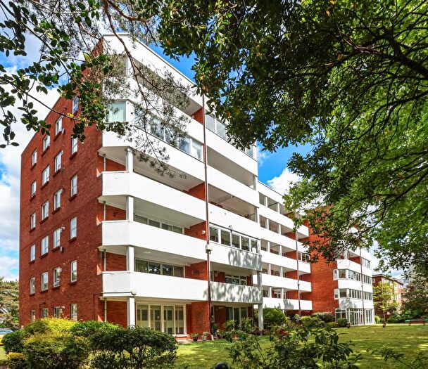 2 Bedroom Flat For Sale In Flat Auburn Mansions, Princess Road, Poole, Dorset, BH12