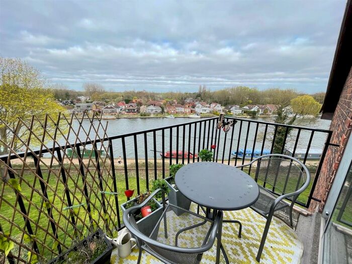 2 Bedroom Apartment To Rent In Hillrise, Manor Road, Walton On Thames, KT12