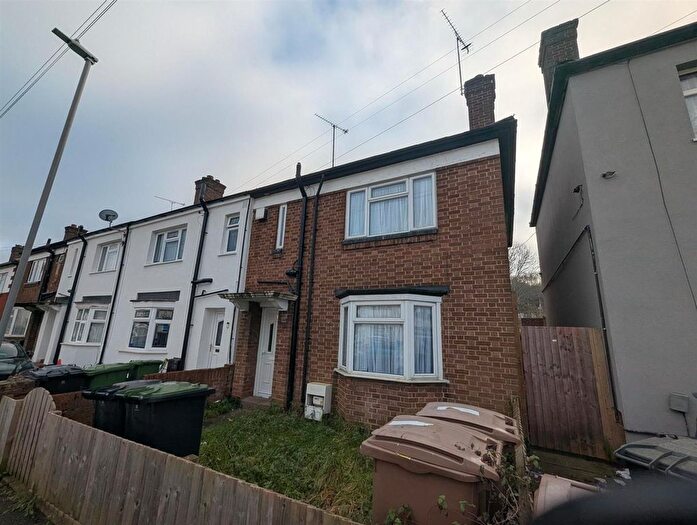 3 Bedroom Property To Rent In Summerfield Road, Luton, LU1