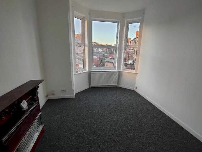 2 Bedroom Flat To Rent In Wiverton Road, Nottingham, NG7