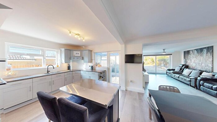 5 Bedroom Detached House For Sale In Potash Road, Billericay, Essex, CM11