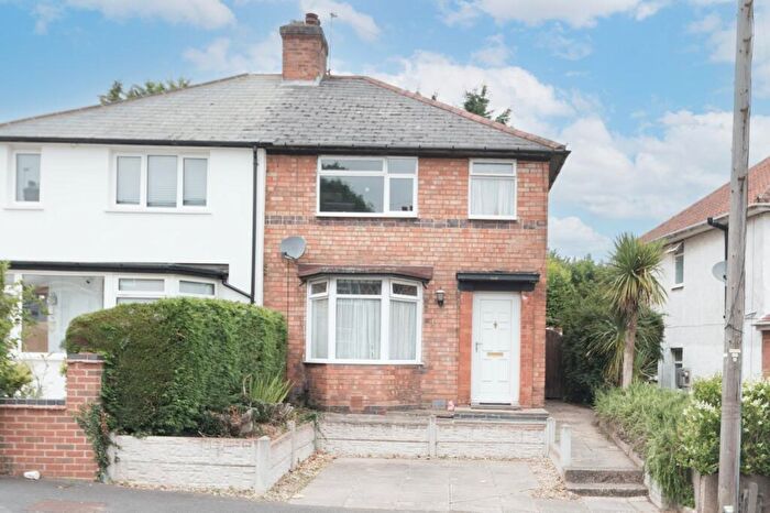 4 Bedroom Semi-Detached House For Sale In Sandmere Road, Birmingham, West Midlands, B14