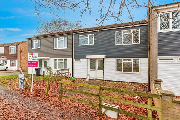 3 Bedroom Terraced House For Sale In Goldsmith Road, Wellingborough, NN8