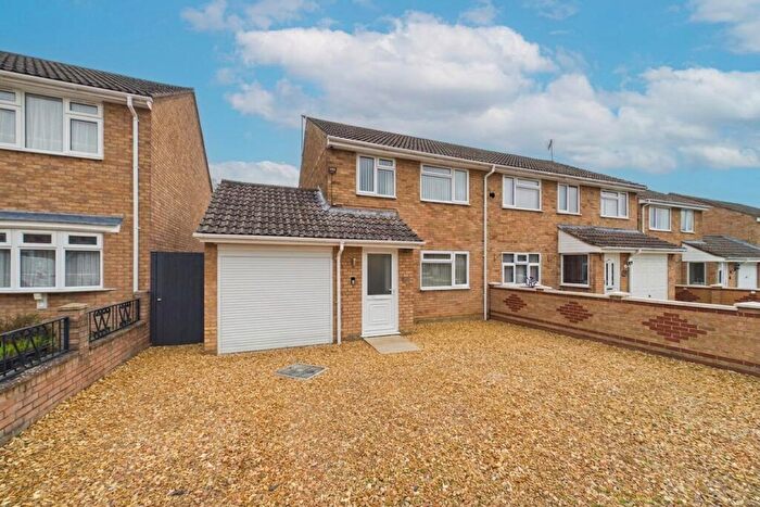 3 Bedroom Semi Detached House For Sale In Tennyson Way, Thetford, IP24