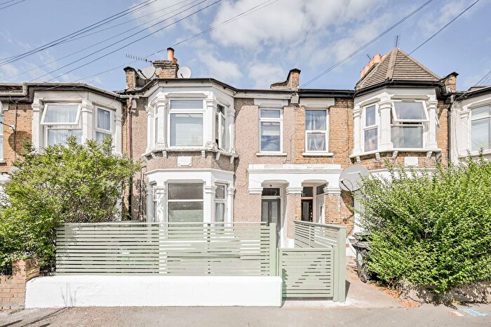 1 Bedroom Flat To Rent In Claude Road, Leyton Vilage, Leyton, London, E10