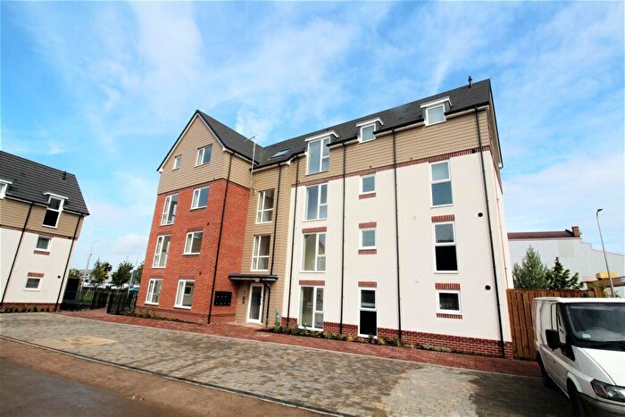 2 Bedroom Apartment To Rent In Susan House, CV21