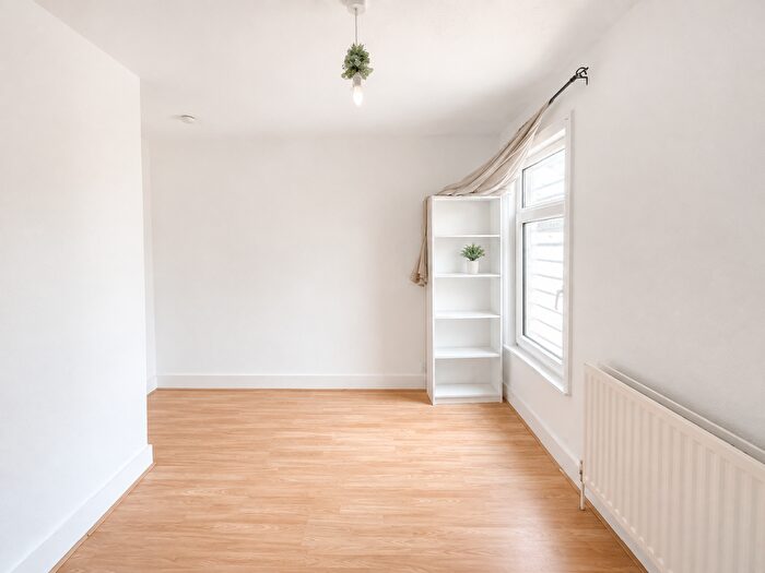 1 Bedroom Flat To Rent In A Brighton Road, South Croydon, CR2