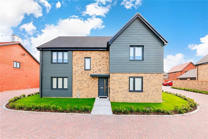 5 Bedroom Detached House For Sale In Ham Road, Faversham Lakes, Faversham, Kent, ME13
