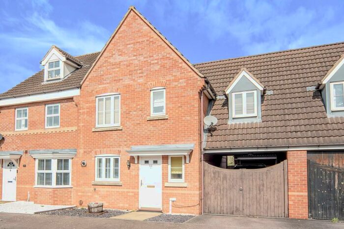 3 Bedroom Link Detached House To Rent In Sandleford Drive, Bedford, MK42