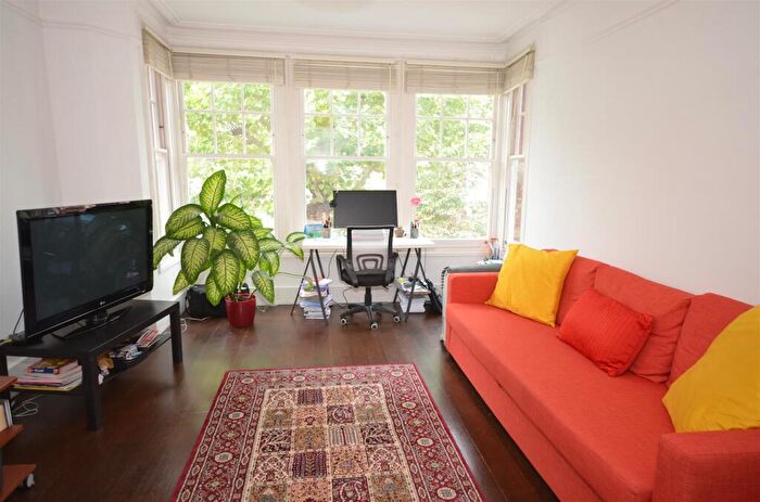 1 Bedroom Flat To Rent In Muswell Hill Road, N10