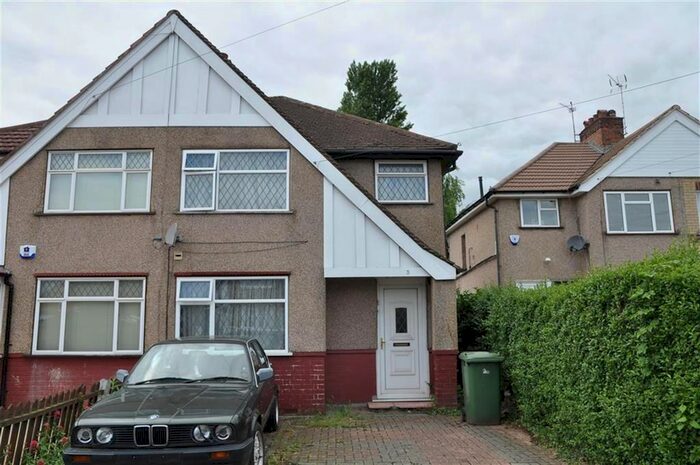 4 Bedroom Semi-Detached House To Rent In Hitherwell Drive, Harrow Weald, Middlesex, HA3