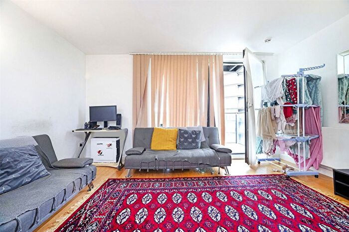 1 Bedroom Flat To Rent In Vantage Building, Station Approach, Hayes, UB3