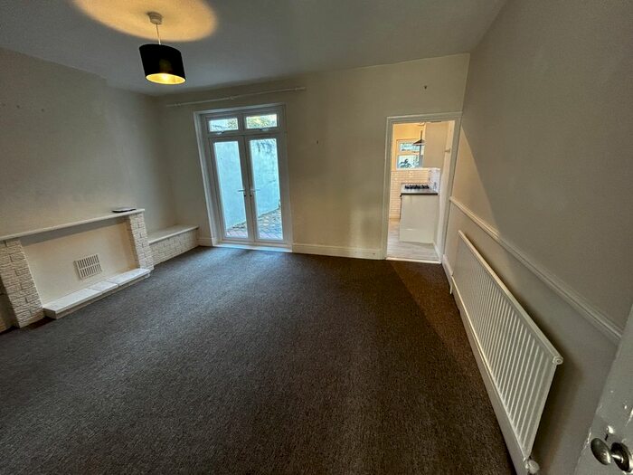 2 Bedroom End Of Terrace House To Rent In Merrywood Close, Southville, Bristol, BS3