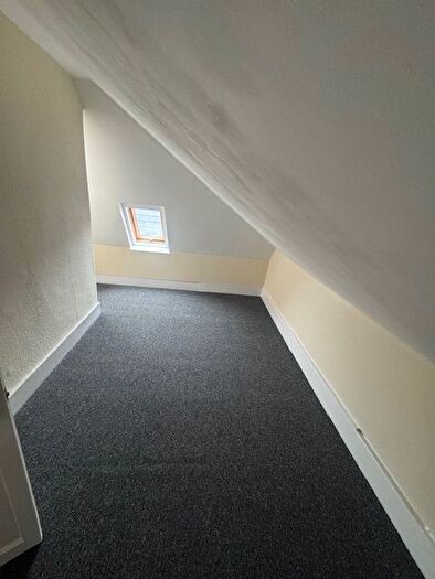 3 Bedroom Flat To Rent In Manor Farm Road, Southampton, SO18