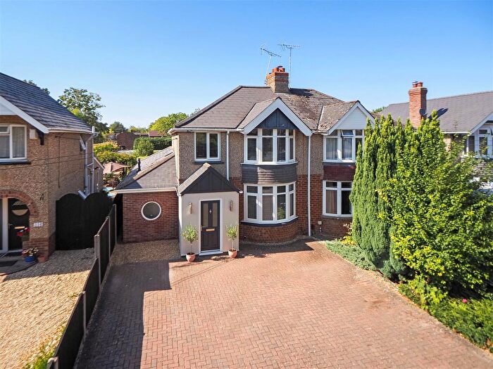 4 Bedroom Semi-detached House For Sale In Salisbury Road, Andover, SP10