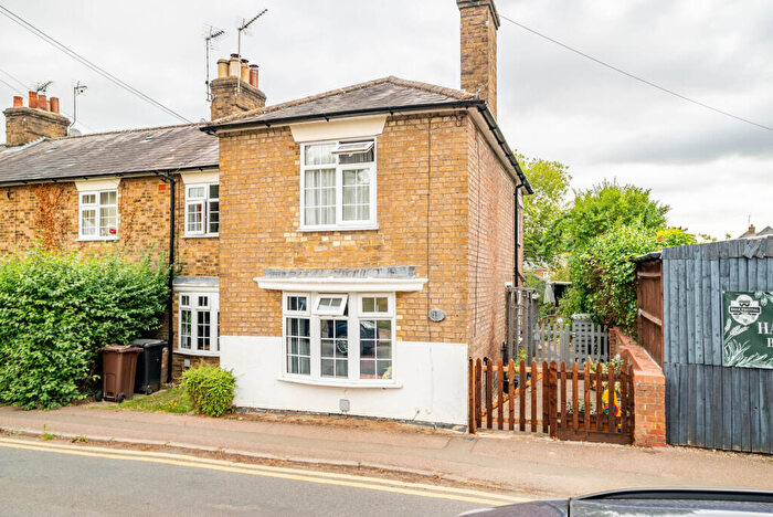 2 Bedroom End Of Terrace House To Rent In St Johns Road, Harpenden, Herts, AL5