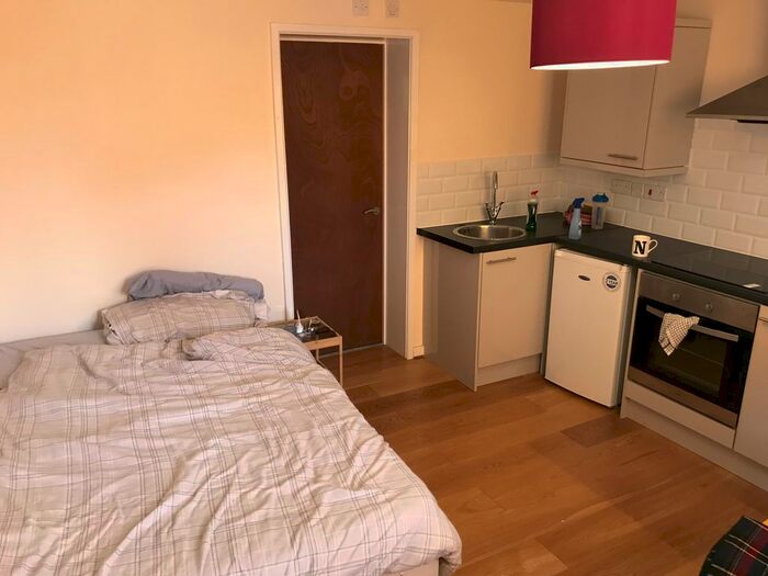 Studio To Rent In Portswood Road, Southampton SO17