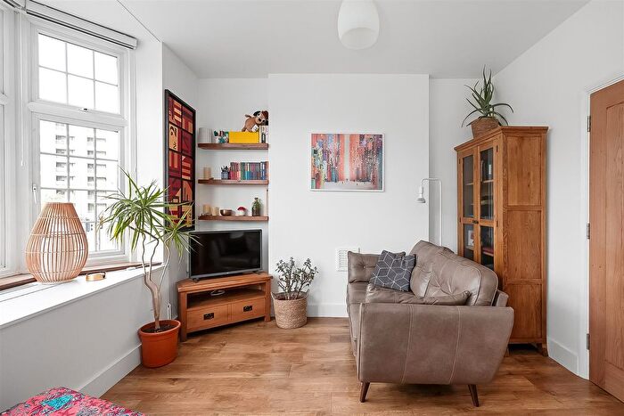 1 Bedroom Flat For Sale In Purley Road, Purley, CR8