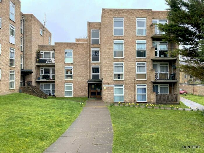 1 Bedroom Flat To Rent In Cypress Court, SM1