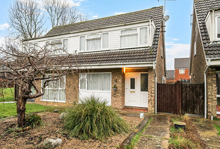 4 Bedroom Semi Detached House For Sale In Chesters, Horley, Surrey, RH6