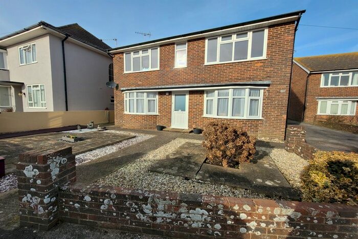 2 Bedroom Flat To Rent In Templesheen Road, Elmer, Bognor Regis PO22