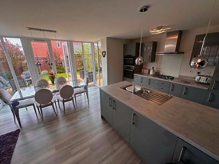 4 Bedroom House To Rent In Chestnut Close, Burton Upon Trent., DE14