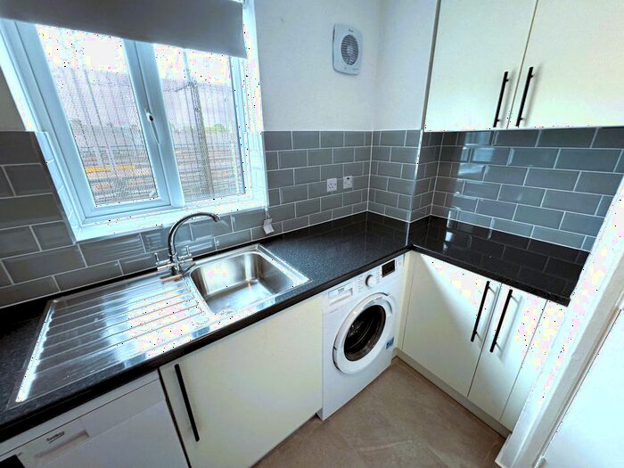 2 Bedroom Flat To Rent In Greenslade Road, Barking, IG11