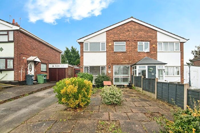 3 Bedroom Semi Detached House For Sale In Hillcrest Avenue, Great Barr, Birmingham, B43