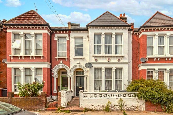 1 Bedroom Flat To Rent In Voltaire Road, London, SW4