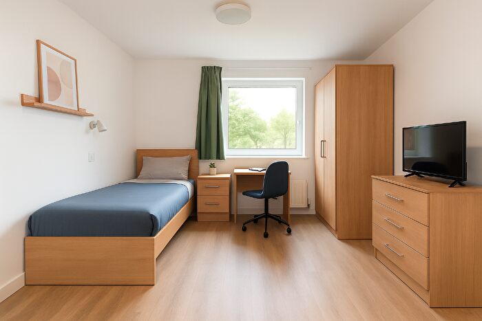 4 Bedroom Semi-Detached House For Sale In Hazelwood Avenue, Sunderland, Tyne And Wear, SR5