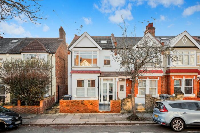4 Bedroom Terraced House To Rent In Montague Road, Hanwell, W7