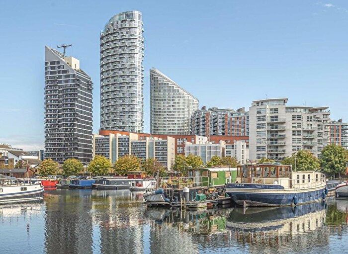 1 Bedroom Apartment To Rent In Boardwalk Place, London, E14