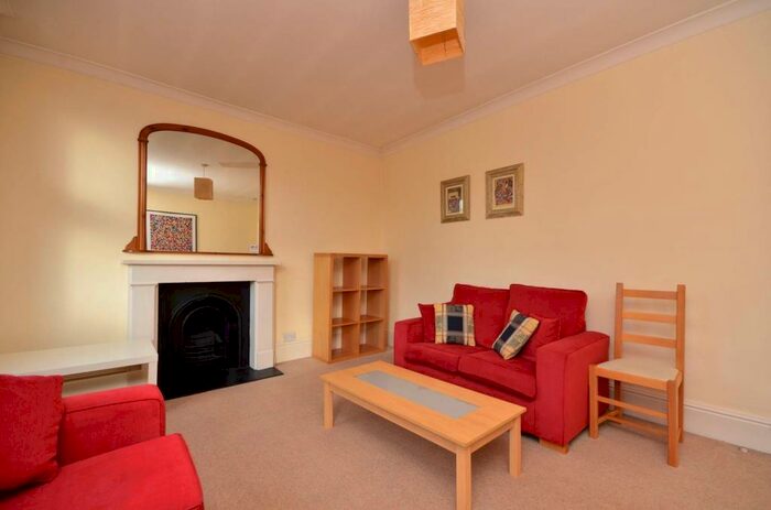 1 Bedroom Flat To Rent In Finborough Road, Earls Court, London, SW10