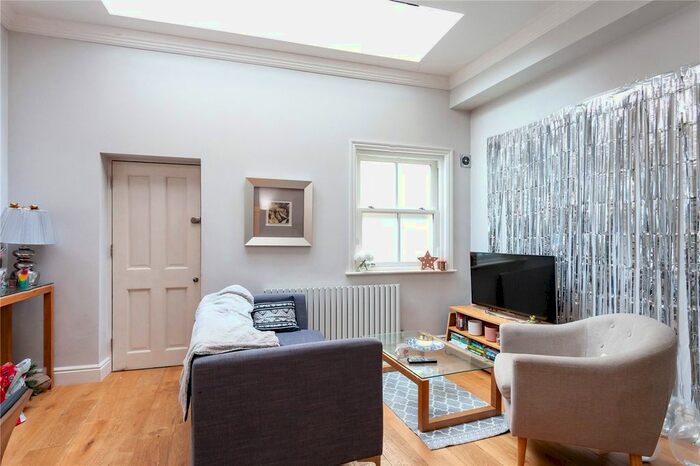 1 Bedroom Flat To Rent In Green Lanes, Islington, N16