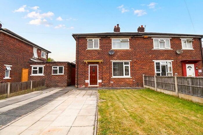 3 Bedroom Semi-Detached House For Sale In Sycamore Road, Eccles, M30